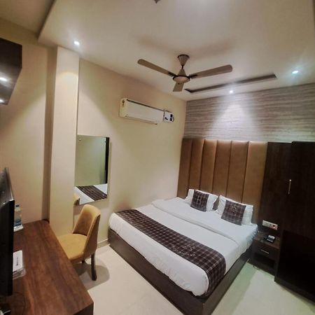 Hotel Blossom Inn Amritsar Dış mekan fotoğraf