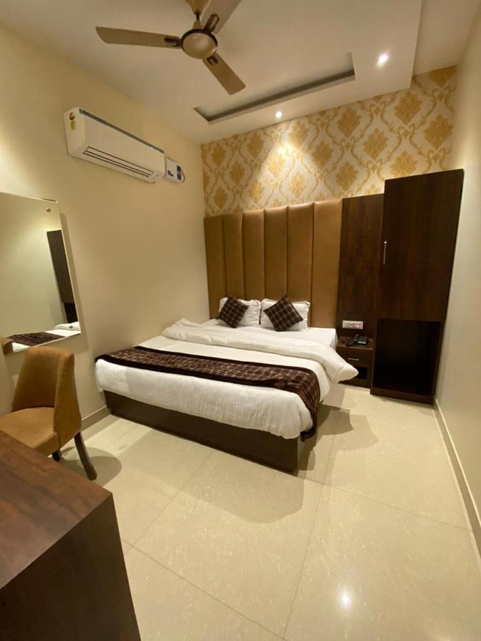 Hotel Blossom Inn Amritsar Dış mekan fotoğraf
