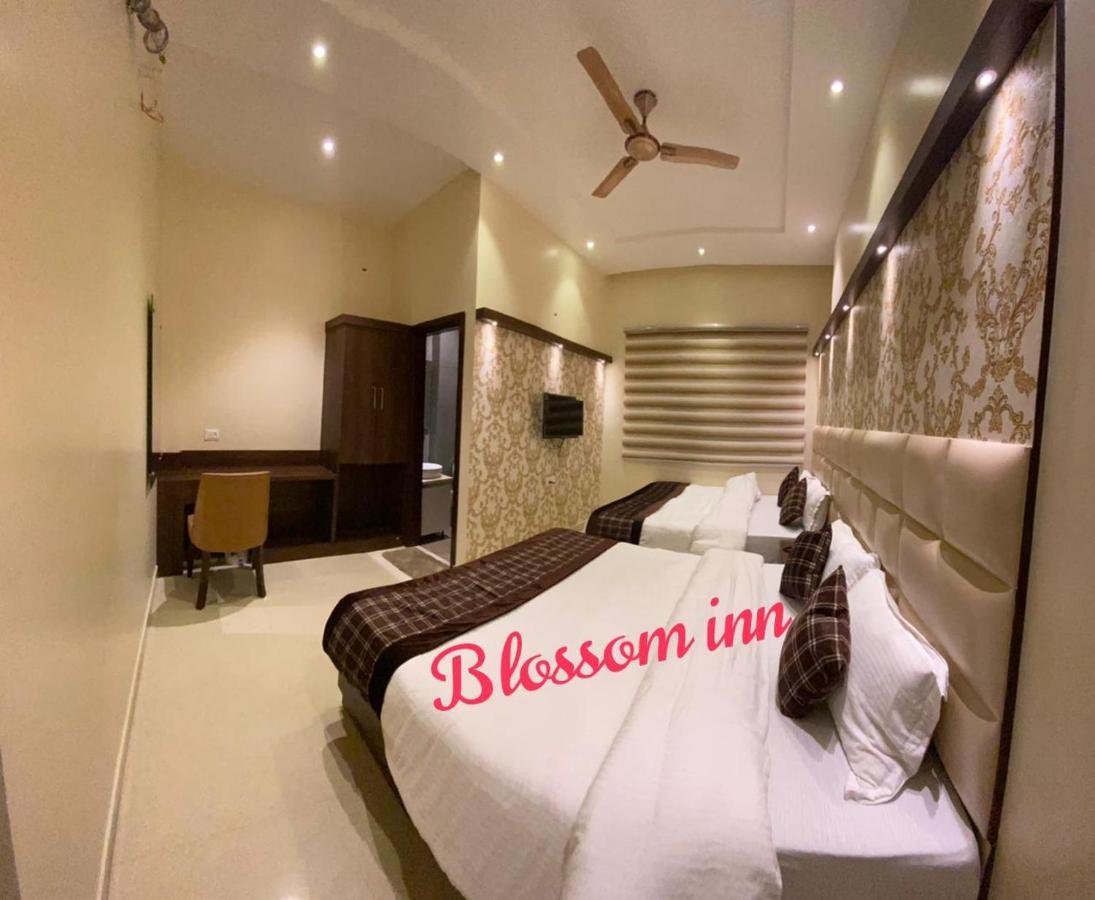 Hotel Blossom Inn Amritsar Dış mekan fotoğraf