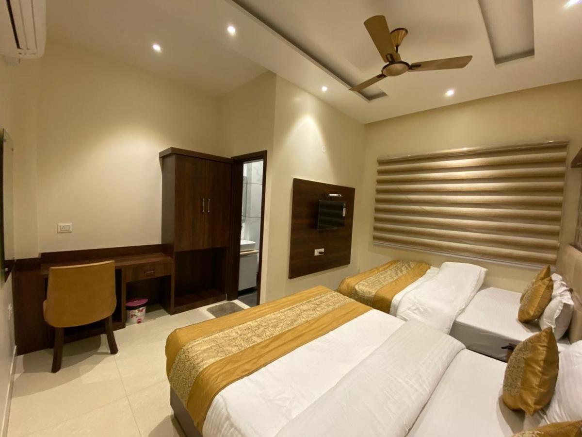 Hotel Blossom Inn Amritsar Dış mekan fotoğraf