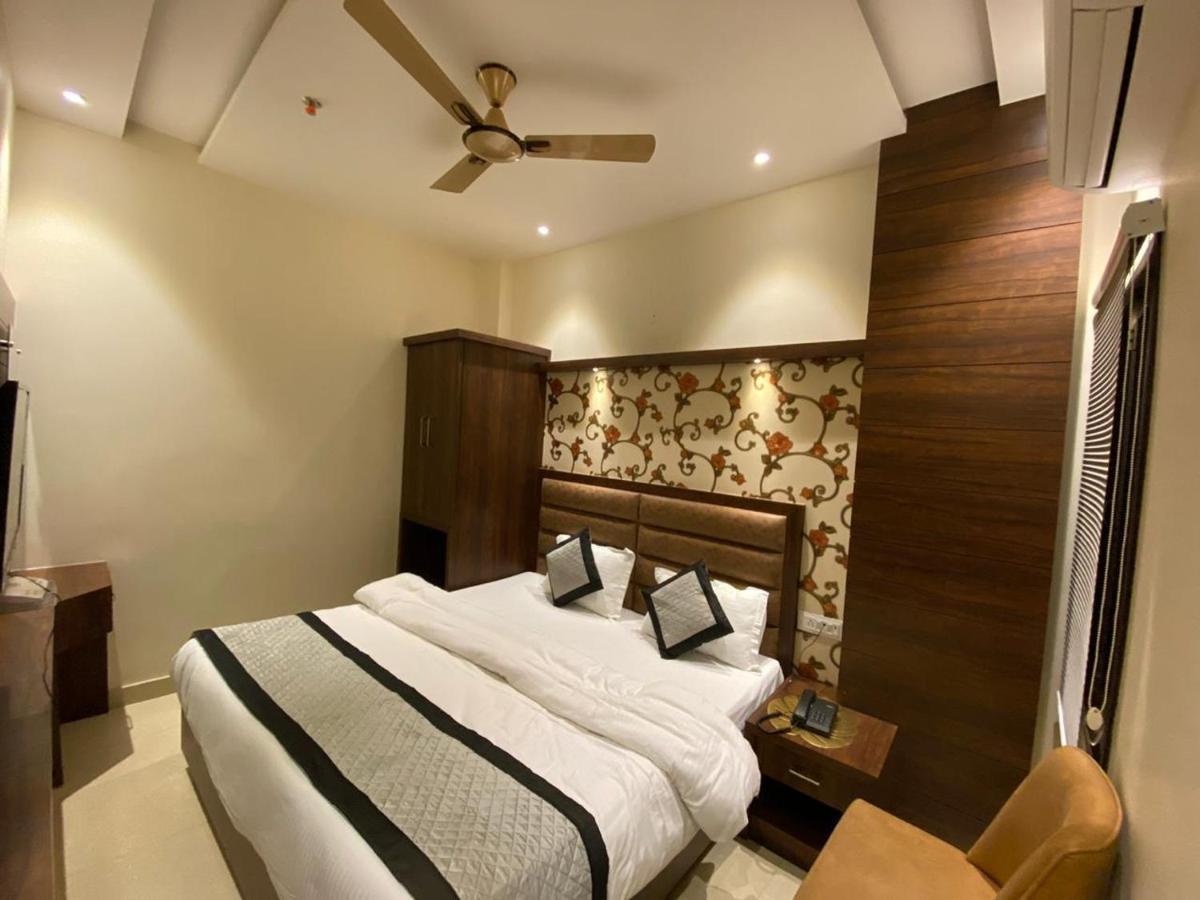 Hotel Blossom Inn Amritsar Dış mekan fotoğraf