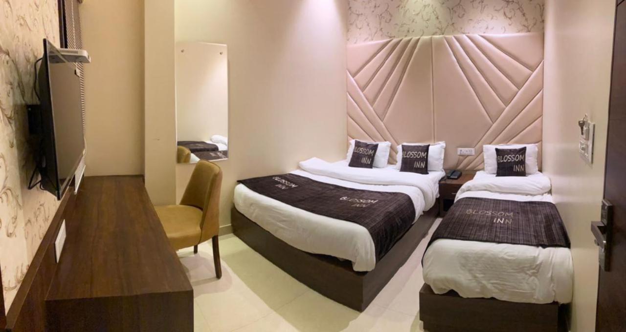 Hotel Blossom Inn Amritsar Dış mekan fotoğraf