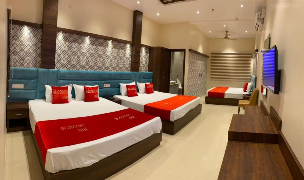 Hotel Blossom Inn Amritsar Dış mekan fotoğraf